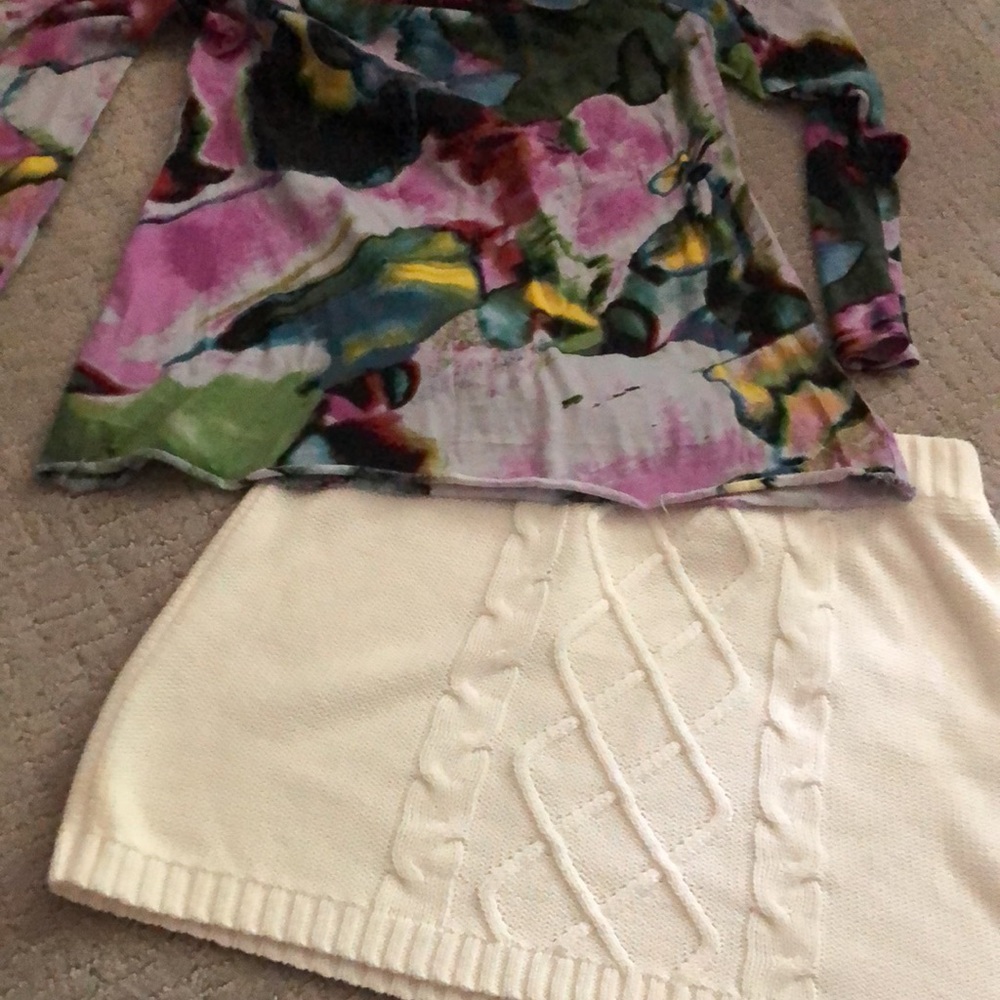 Cute knitted mini skirt - Picture 3 of 11